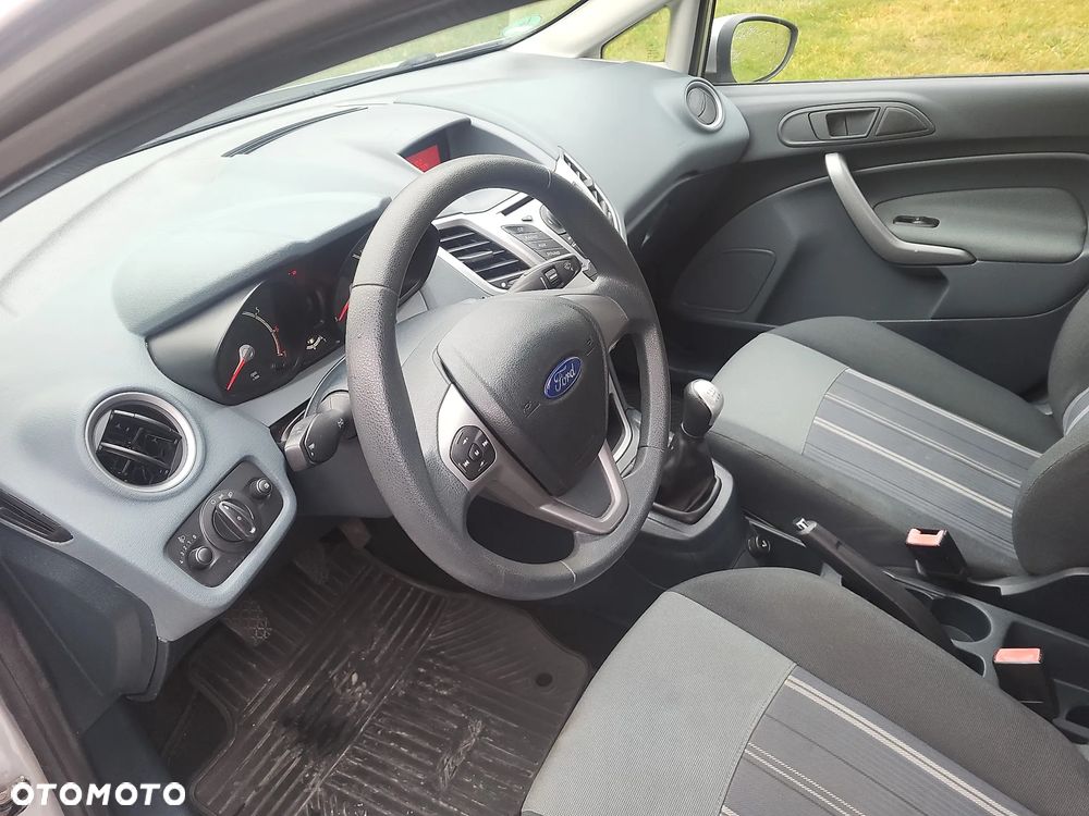 Ford Fiesta 1.25 Silver X (Ambiente) - 20