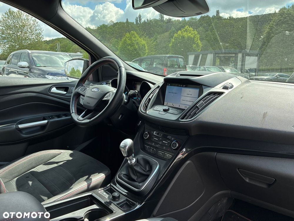 Ford Kuga 1.5 EcoBoost 2x4 Titanium - 9