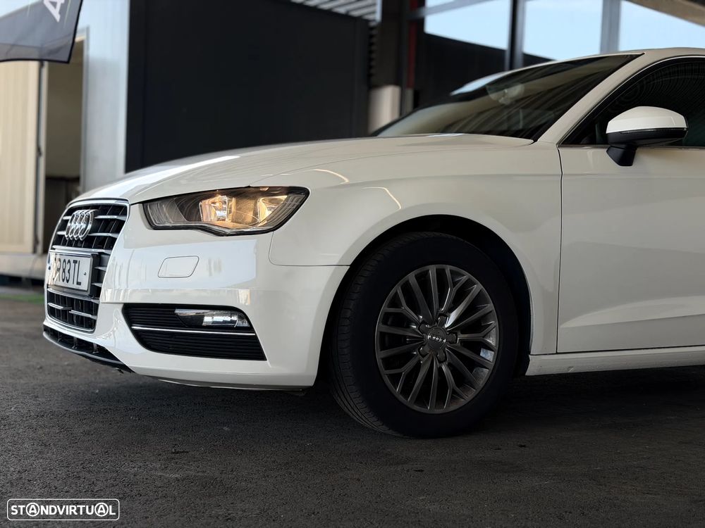 Audi A3 1.6 TDI S line Sport Pack - 4