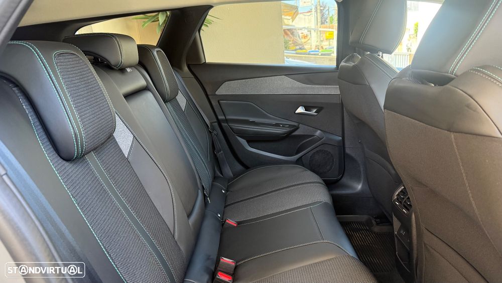 Peugeot 308 SW 1.6 Hybrid Allure e-EAT8 - 17