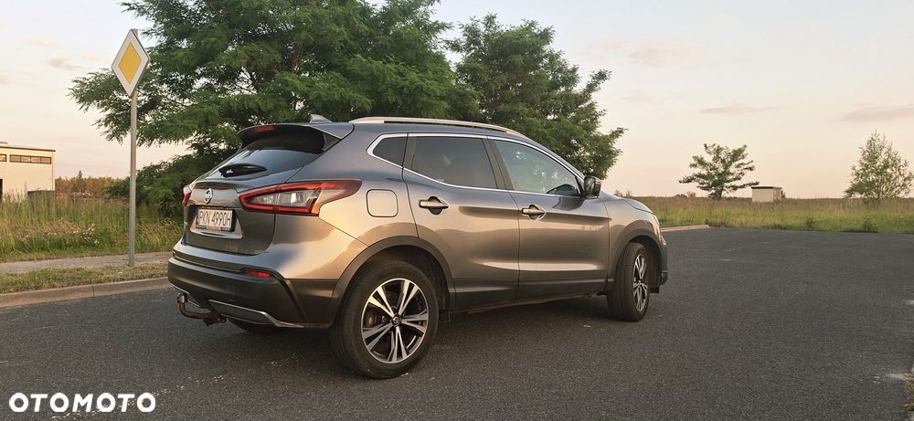 Nissan Qashqai 1.3 DIG-T N-Connecta DCT - 2
