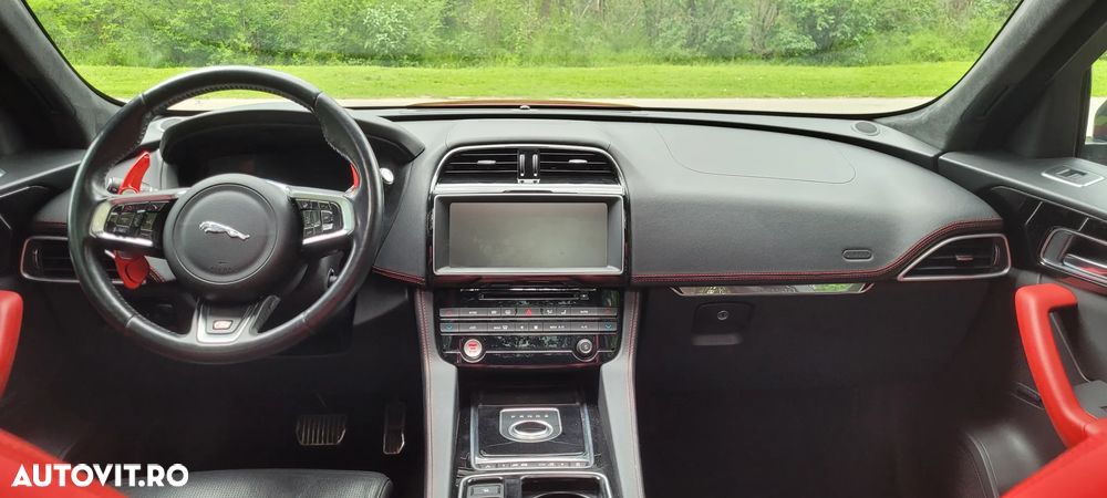 Jaguar F-Pace S AWD - 16