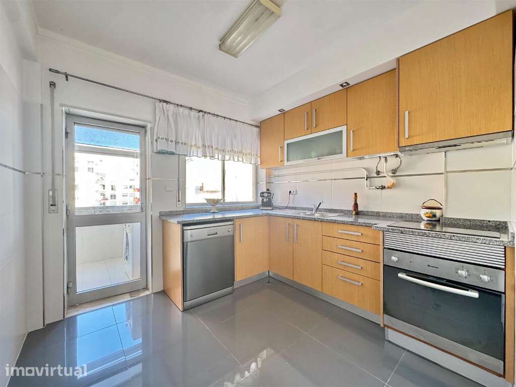Apartamento T3 em zona de Buarcos,Figueira da Foz - Grande imagem: 2/13