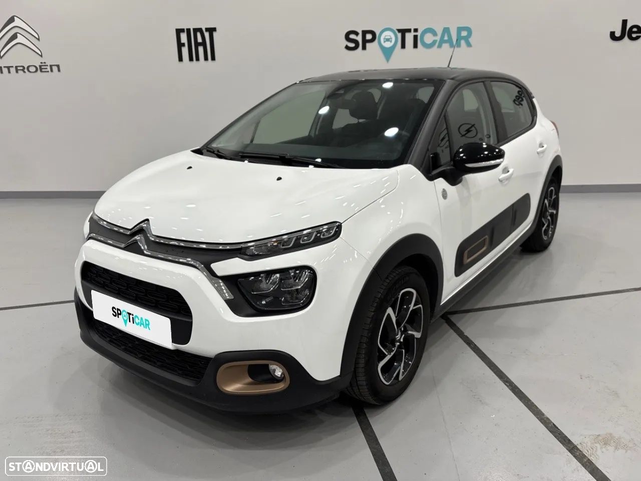 Citroën C3 1.2 PureTech C-Series - 1
