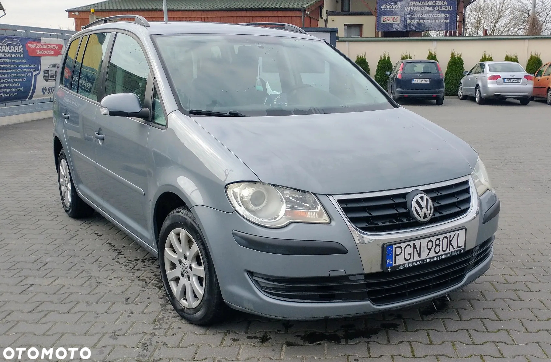 Volkswagen Touran - 12