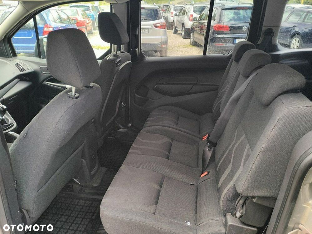 Ford Tourneo Connect Grand - 19