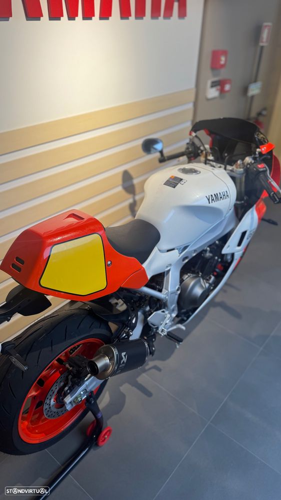 Yamaha XSR 900 GP AKRAPOVIC - 10