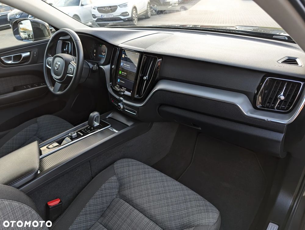 Volvo XC 60 B4 B Essential - 28