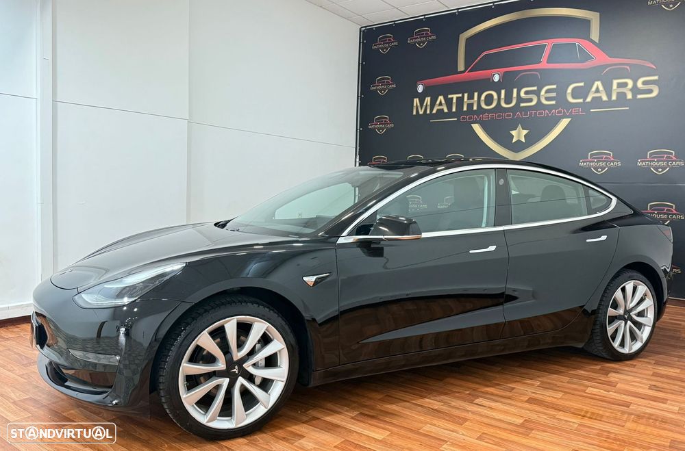 Tesla Model 3 - 3