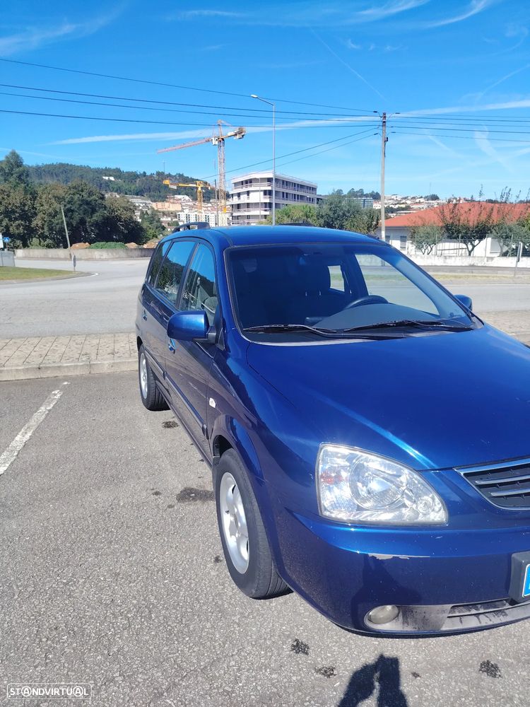 Kia Carens - 11