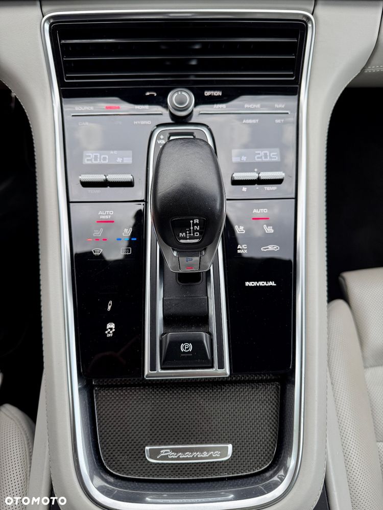 Porsche Panamera - 14