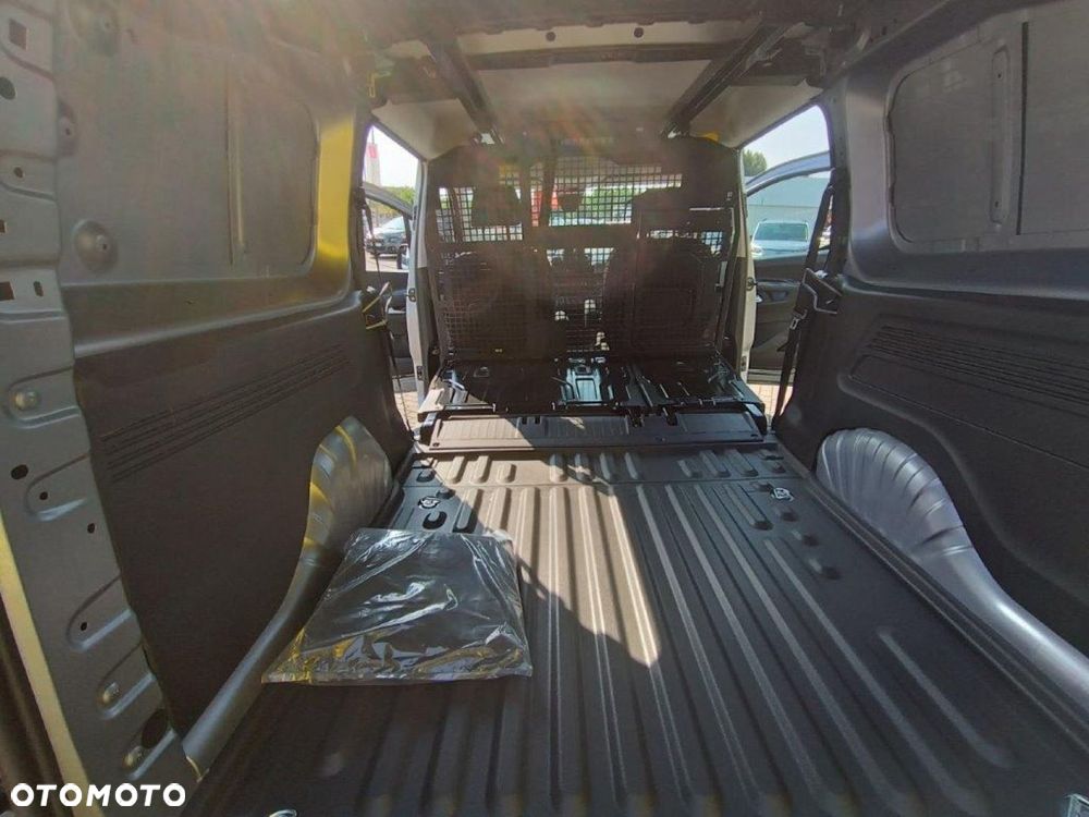 Fiat Doblo Maxi CrewVan 1.5 BlueHDI S&S (bryg.) - 31