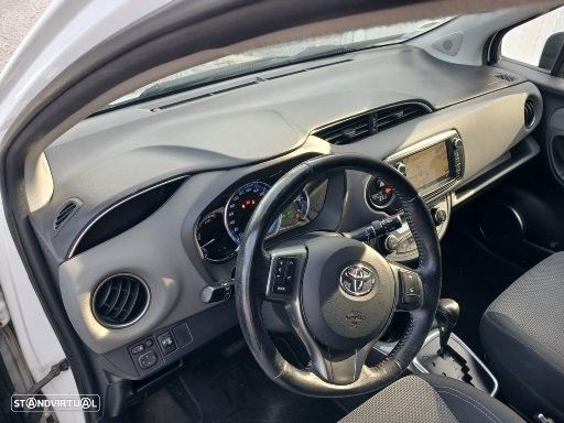 Toyota Yaris 1.5 HSD Sport +P.Techno+P.Luxury - 10