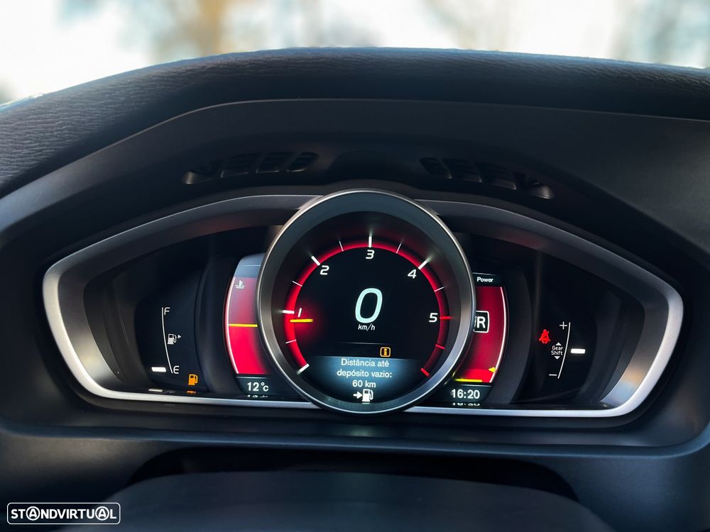 Volvo V40 D2 R Design - 9