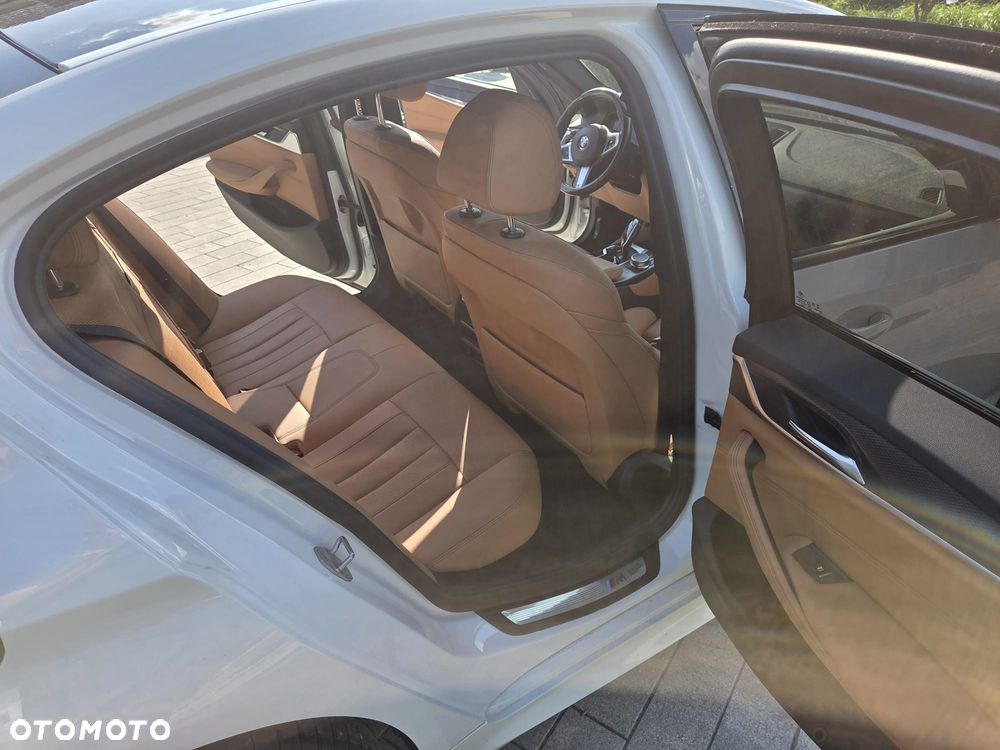 BMW Seria 5 520d xDrive - 11