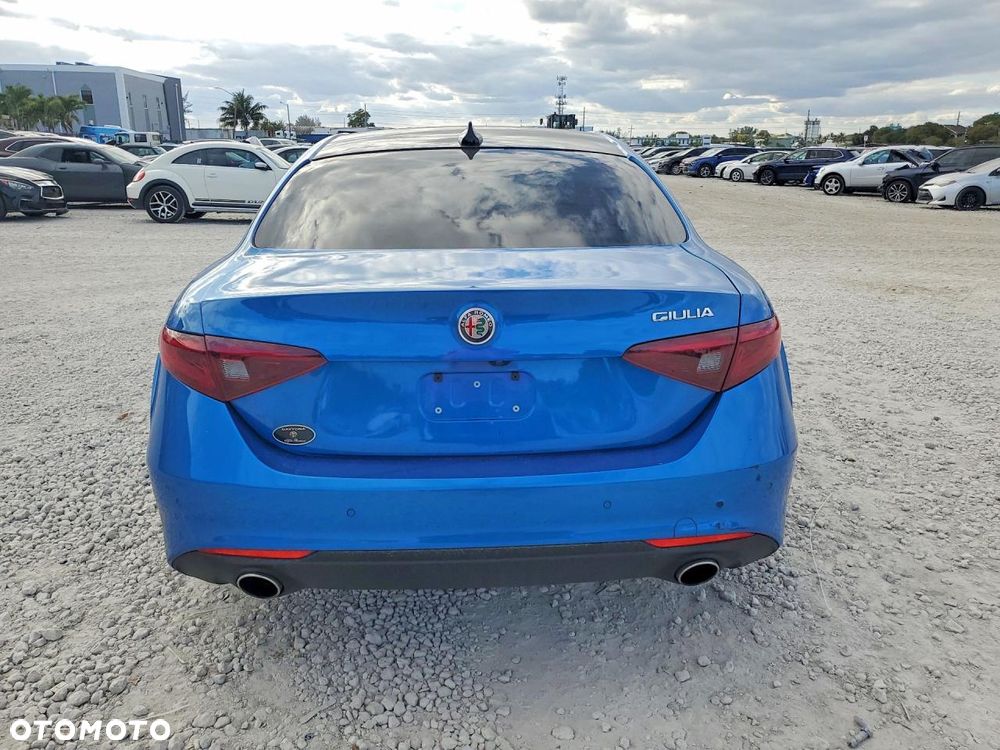 Alfa Romeo Giulia 2.0 Turbo TI Q4 - 6