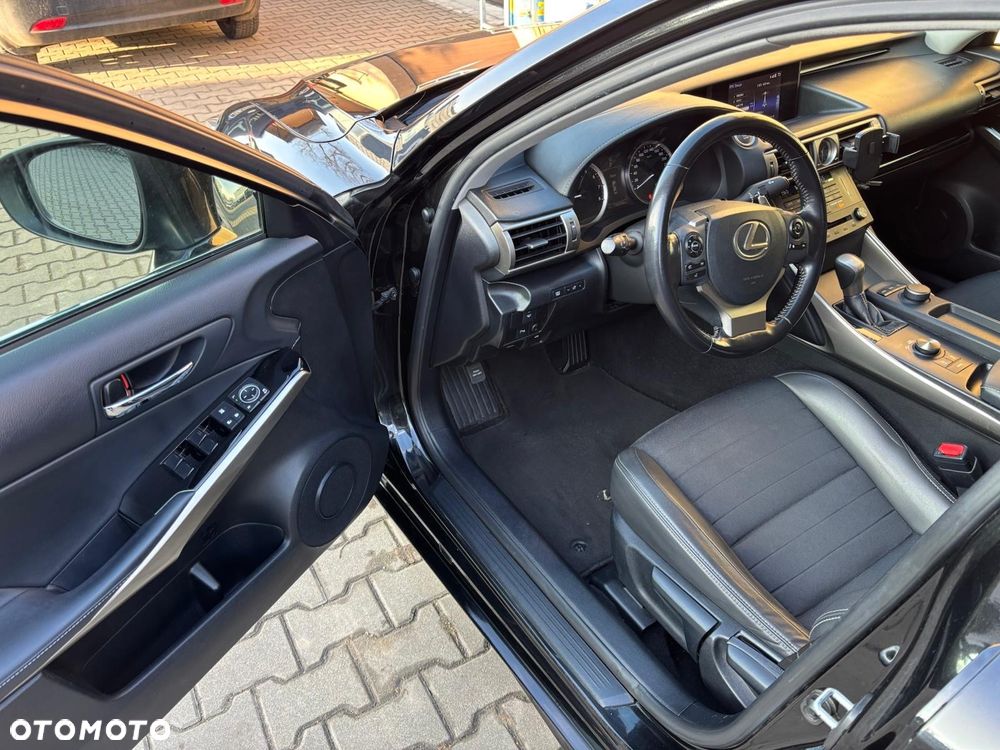 Lexus IS 200t Comfort - 8
