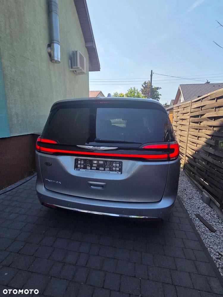 Chrysler Pacifica - 16