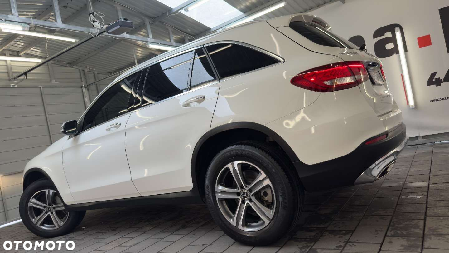 Mercedes-Benz GLC - 12