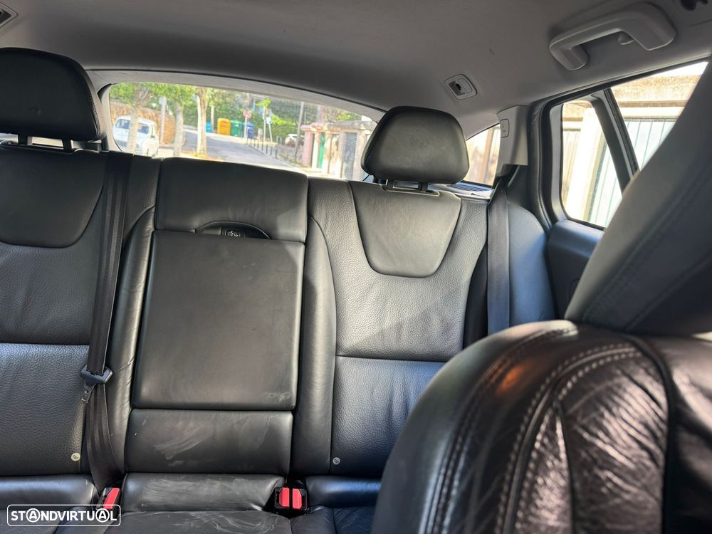 Volvo V60 2.4 D6 Summum AWD Phev - 9