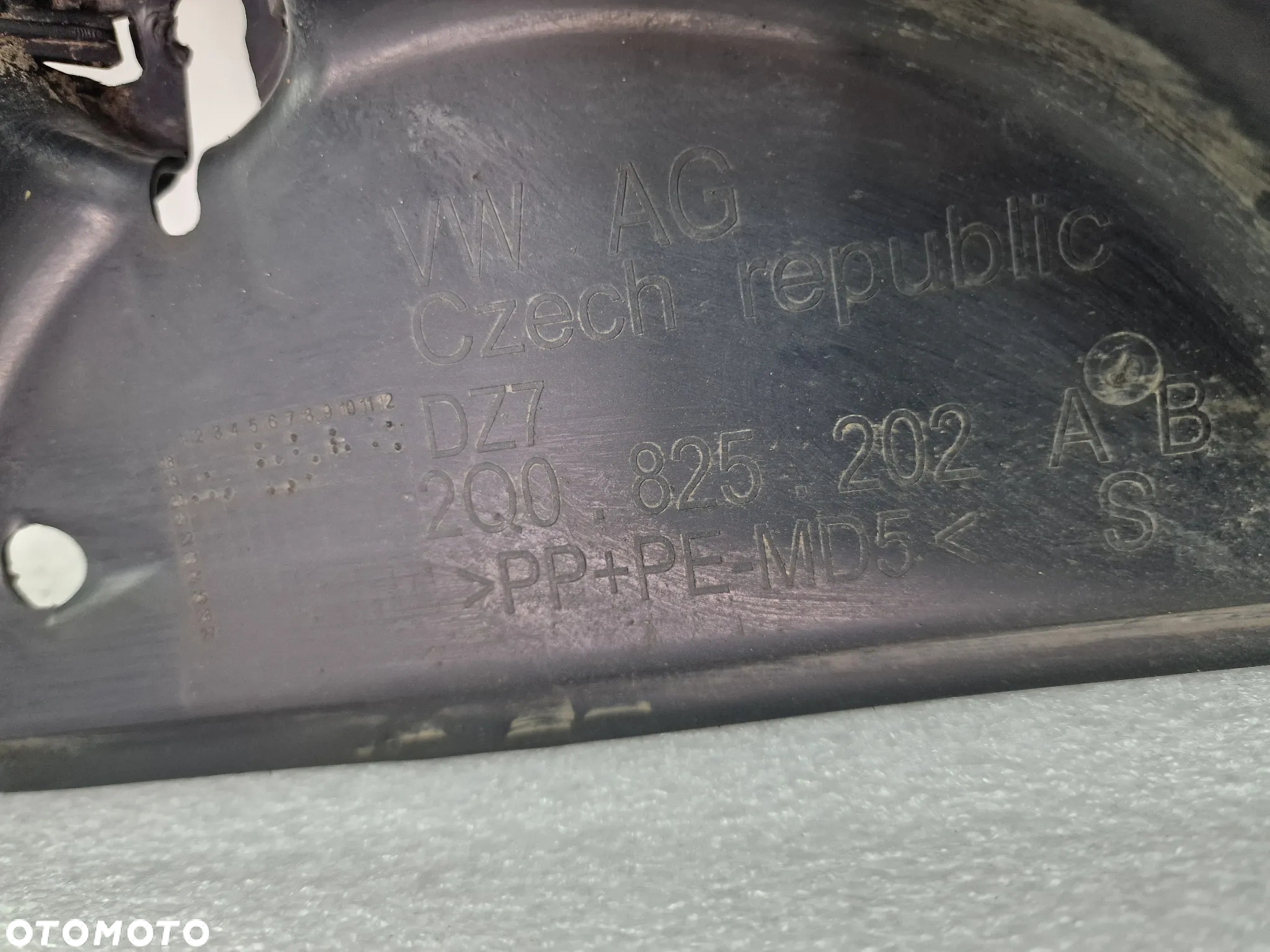SKODA FABIA IV 6VA 20- PRAWA OSŁONA PODWOZIA , NR 2Q0825202AB , NR AUKCJI NSŁ288 - 9