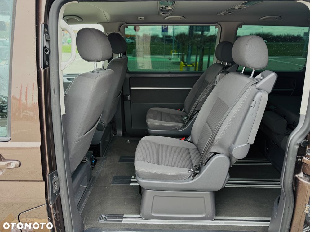 Volkswagen Multivan - 10