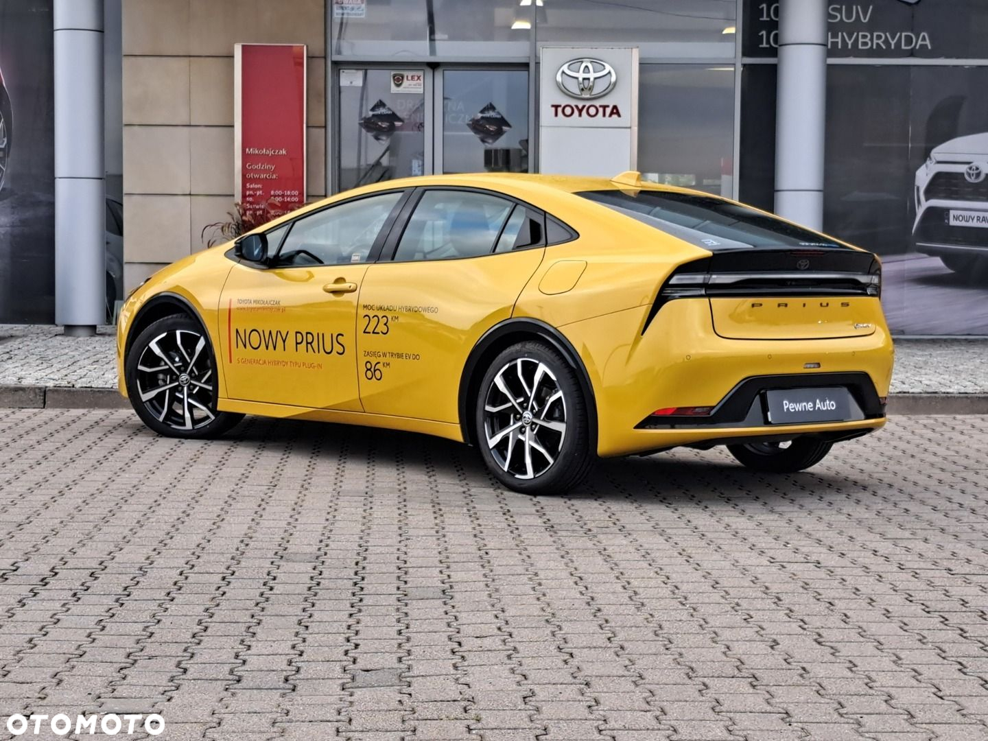 Toyota Prius - 4