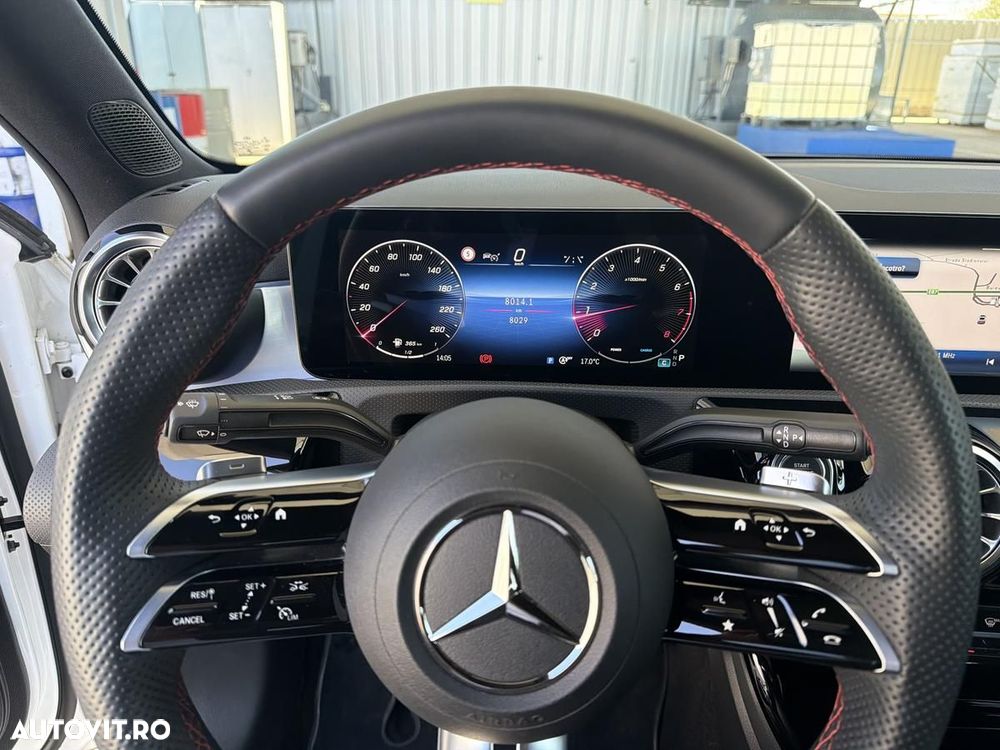 Mercedes-Benz A 200 Sedan MHEV 7G-DCT - 16