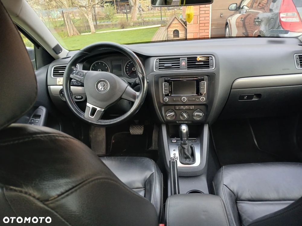 Volkswagen Jetta - 9
