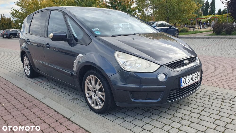 Ford S-Max - 13