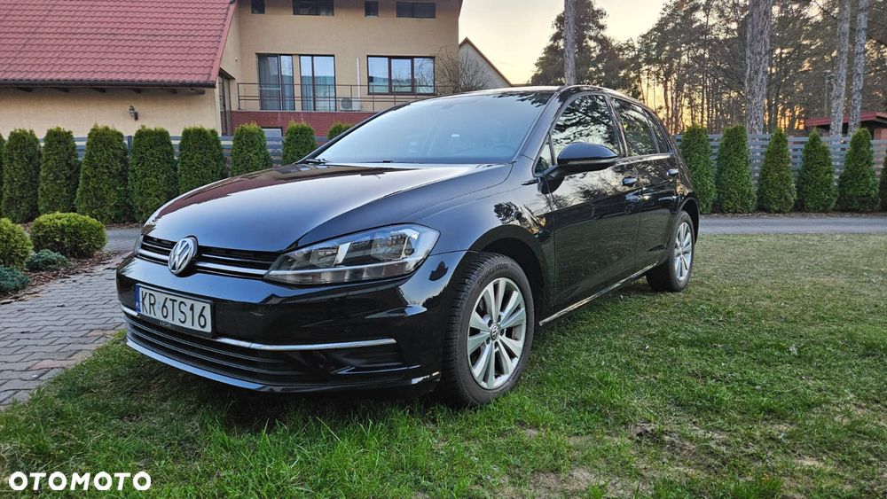 Volkswagen Golf - 1