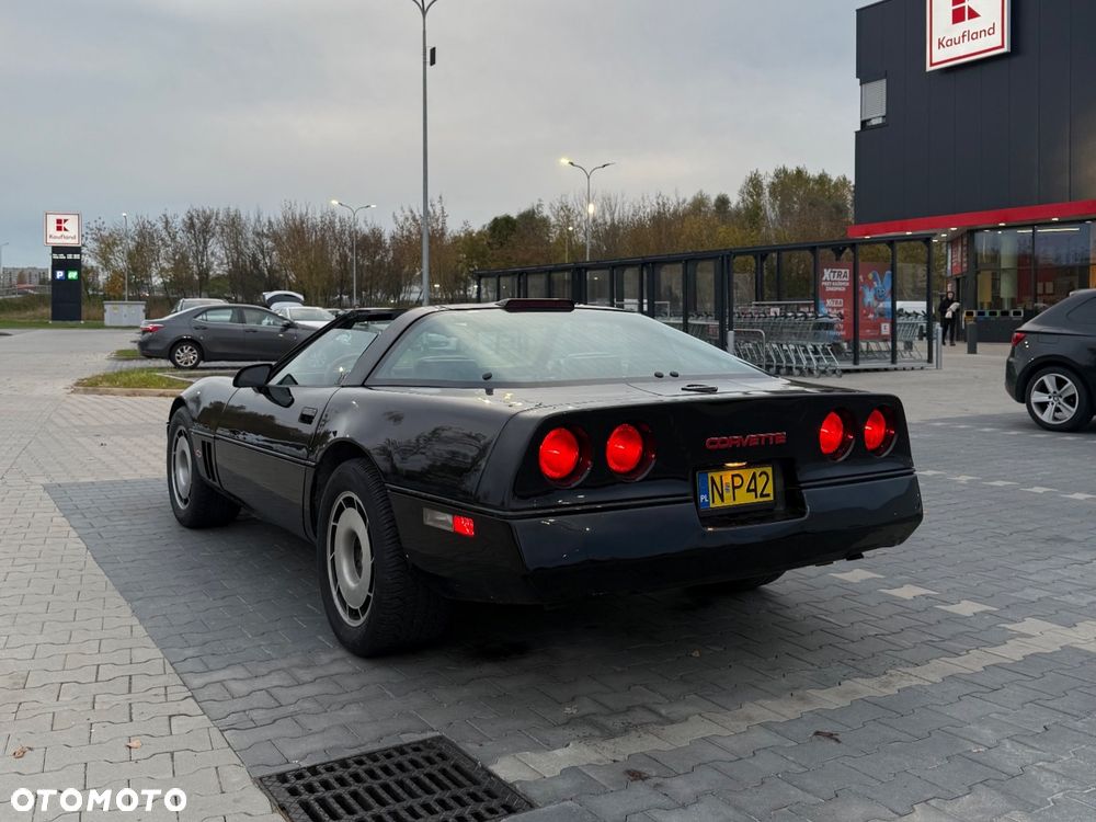Chevrolet Corvette - 4