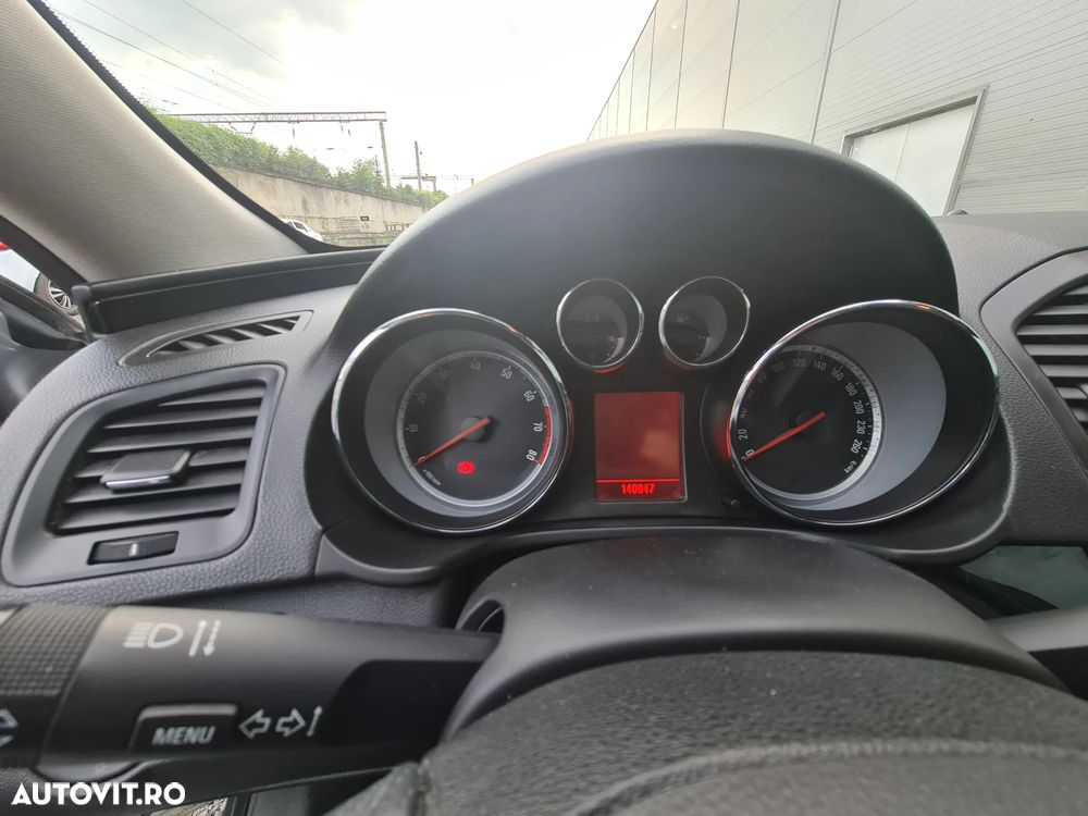 Opel Insignia - 16