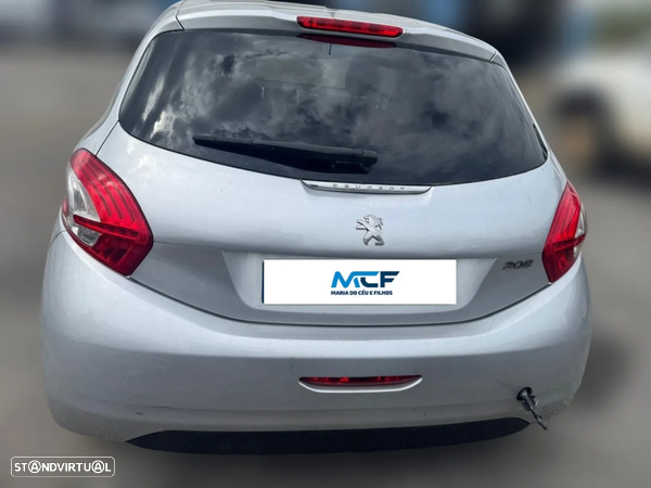 Peugeot 208 1.4 HDI de 2012 para peças