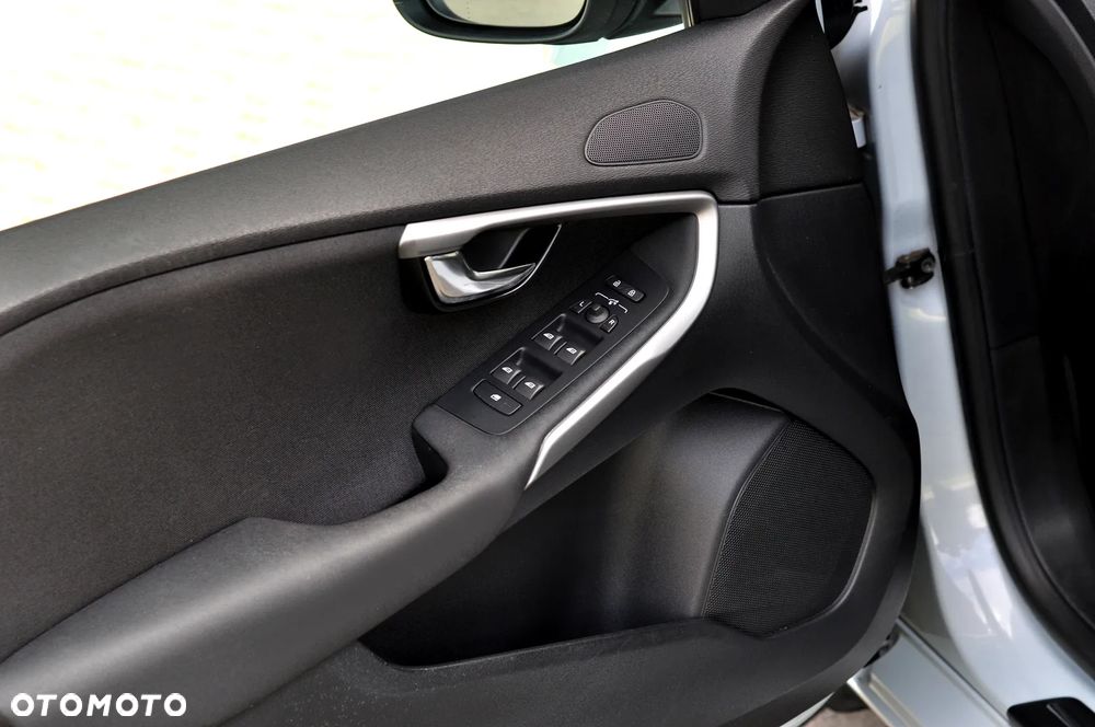 Volvo V40 D3 Inscription - 35