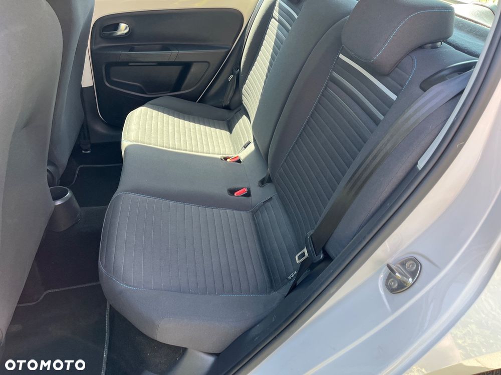 Volkswagen up! - 15