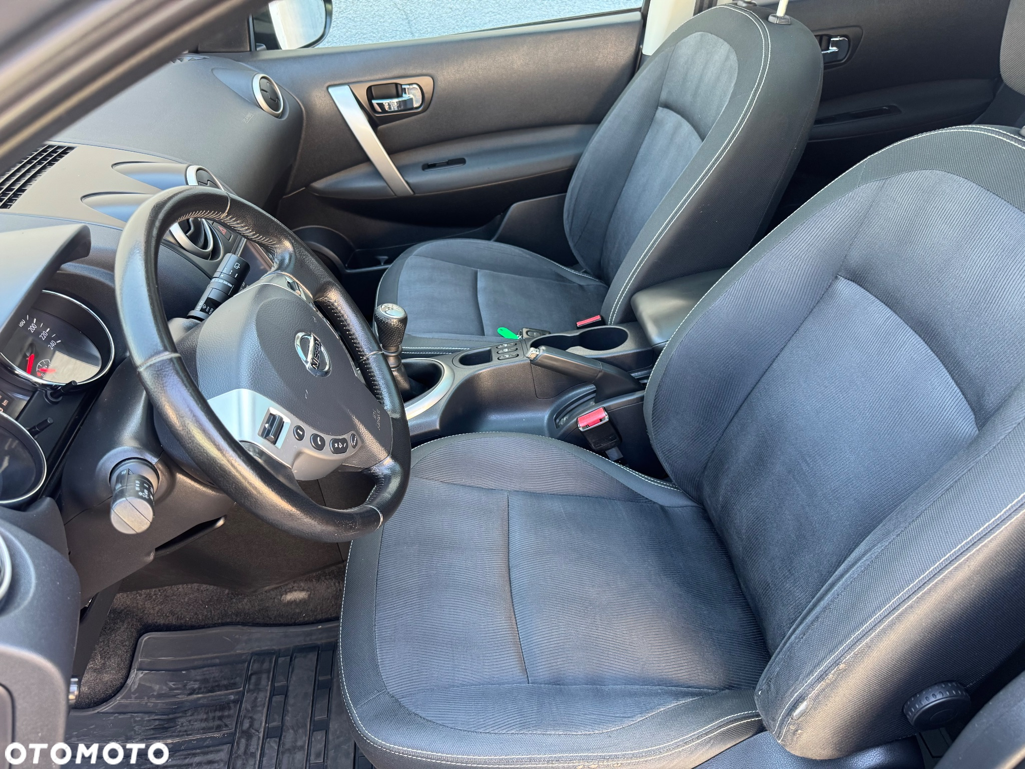 Nissan Qashqai 2.0 visia - 23