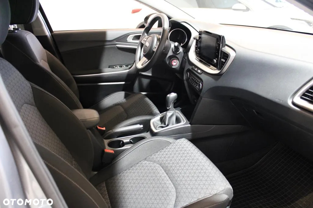 Kia Ceed 1.5 T-GDI M - 14