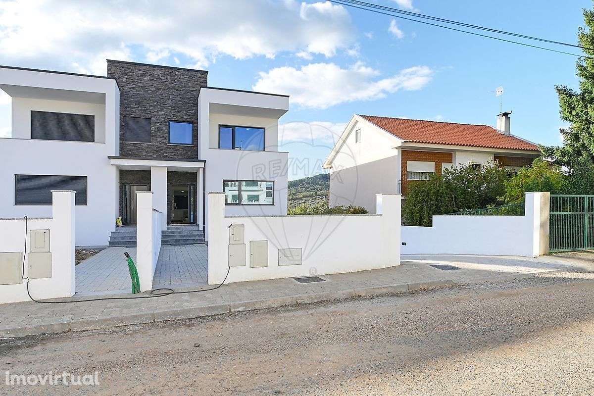 Moradia T3 para venda - Grande imagem: 2/44