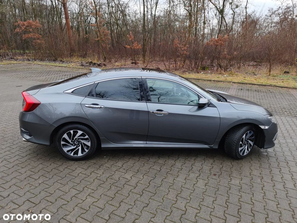 Honda Civic 1.5 T Executive CVT - 9