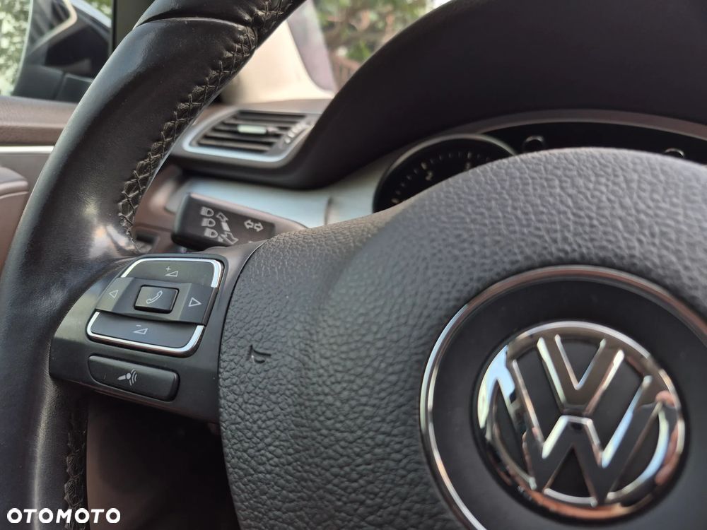 Volkswagen Passat - 28