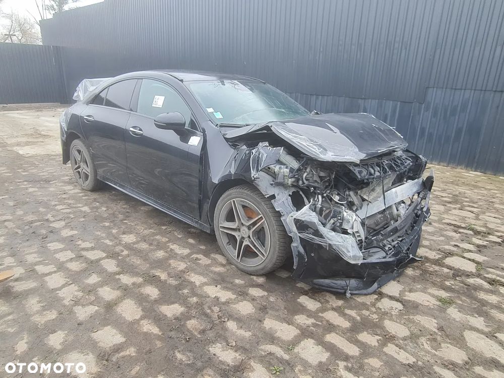 Mercedes-Benz CLA 200 7G-DCT AMG Line - 2