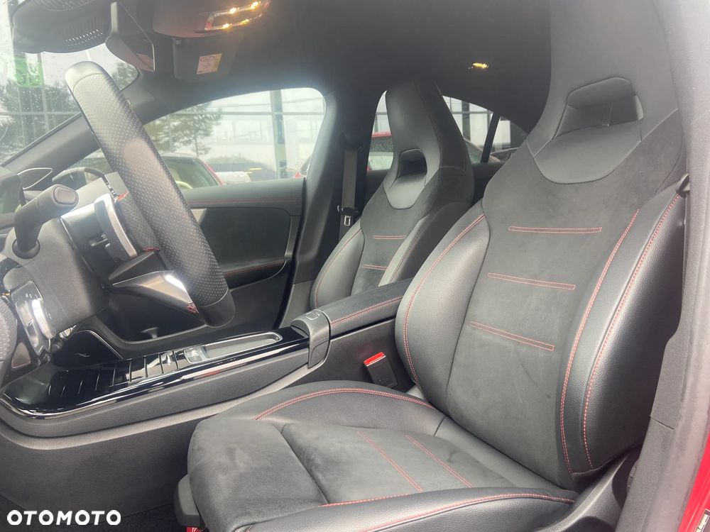 Mercedes-Benz CLA 200 AMG Line 7G-DCT - 7