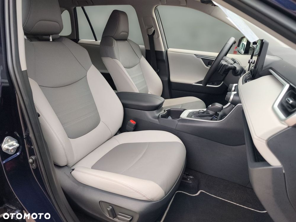 Toyota RAV4 - 10