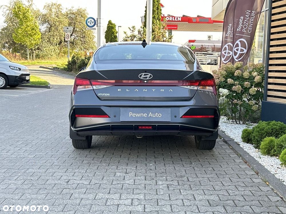 Hyundai Elantra 1.6 Smart - 4