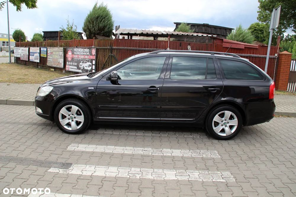 Skoda Octavia 1.8 TSI FAMILY - 9