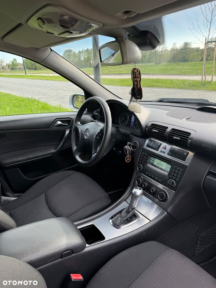Mercedes-Benz Klasa C 220 CDI Automatik Classic - 25