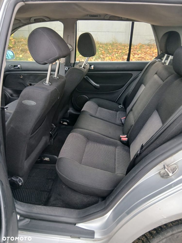 Volkswagen Golf - 6