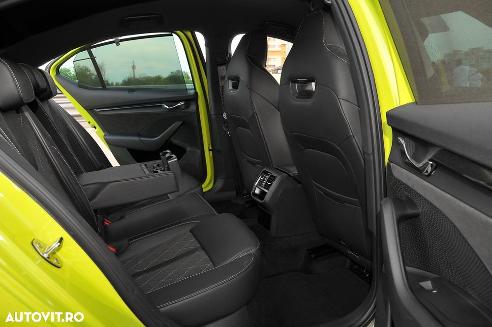 Skoda Octavia 2.0 TSI DSG RS - 38