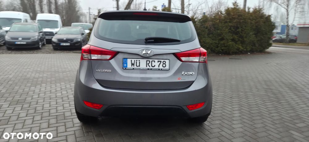 Hyundai ix20 1.4 blue Passion - 13
